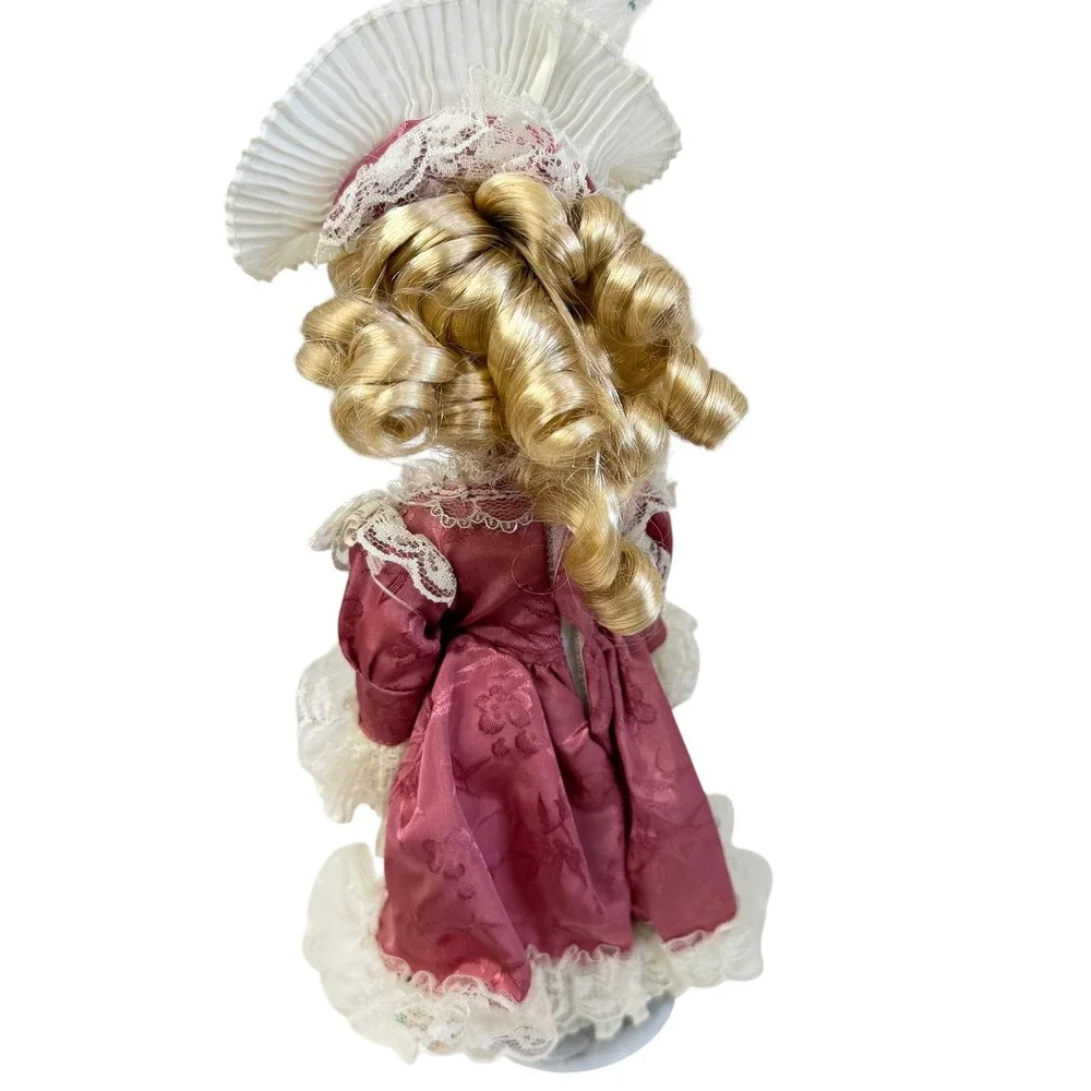 Victoriann Porcelain Doll Collector 11